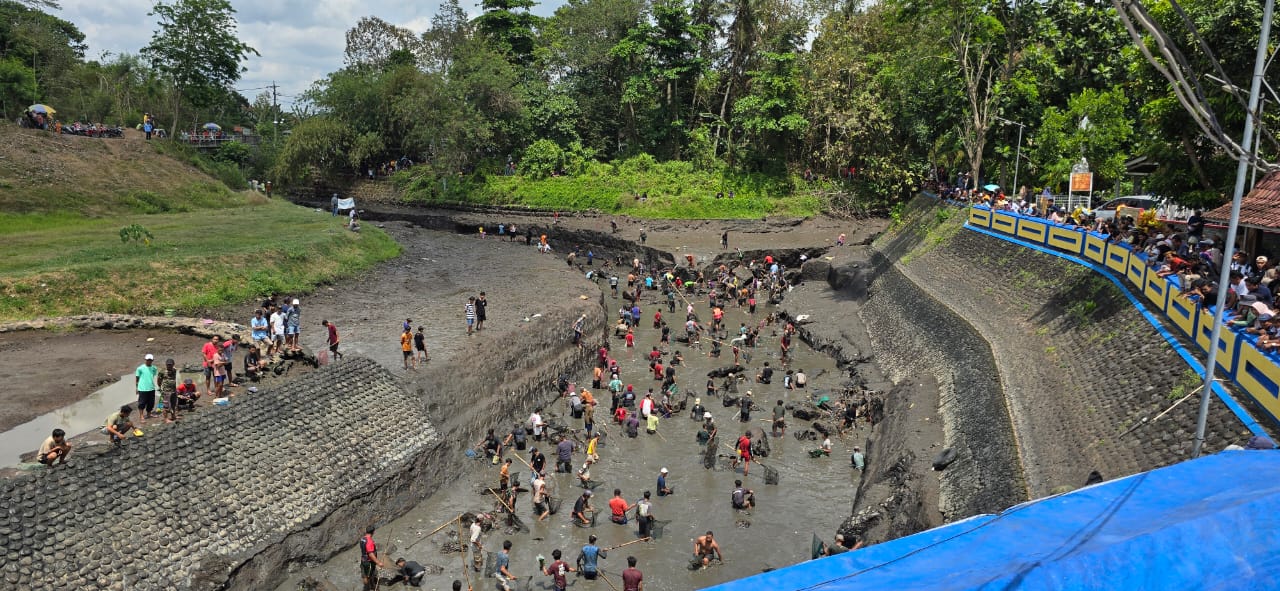 persiapan-musim-tanam-2024-2025-,-pemkab-banyuwangi-keringkan-sejumlah-dam-besar