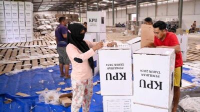 logistik-tahap-1-lengkap,-kpu-banyuwangi-mulai-rakit-kotak-dan-bilik-suara-–-tribunjatim.com